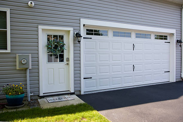 24/7 Emergency Garage Door Panel Replacement experts in West Park, FL